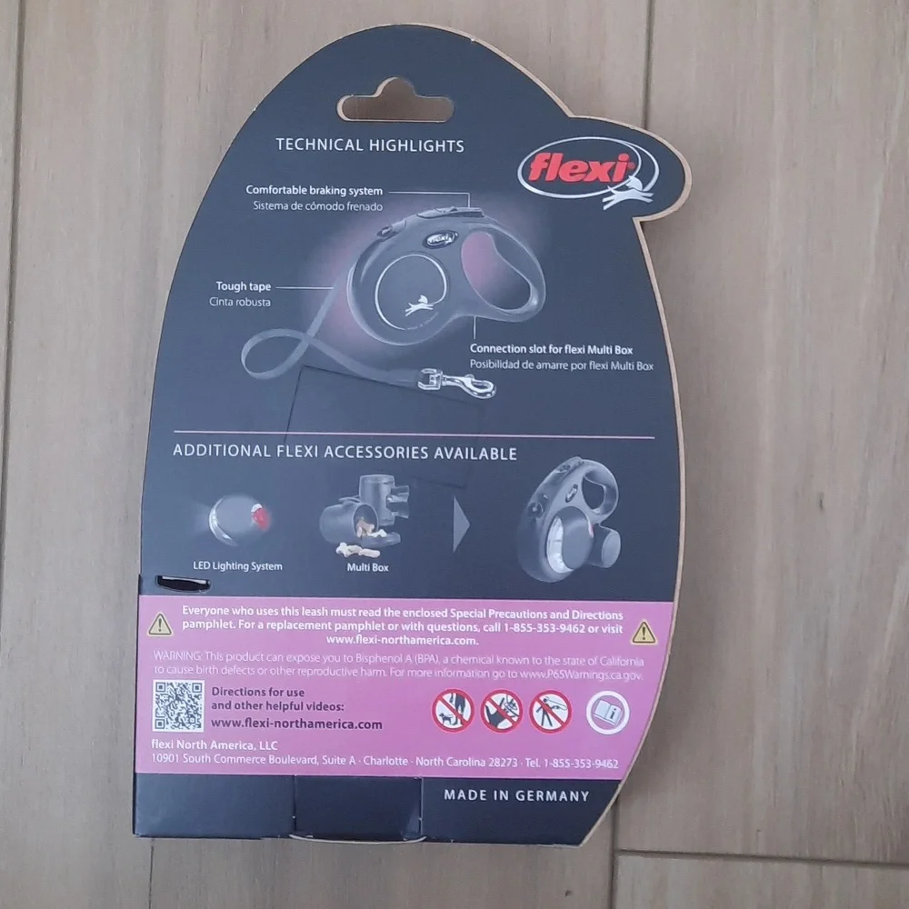 NWT flexi retractable dog leash - Picture 2 of 2